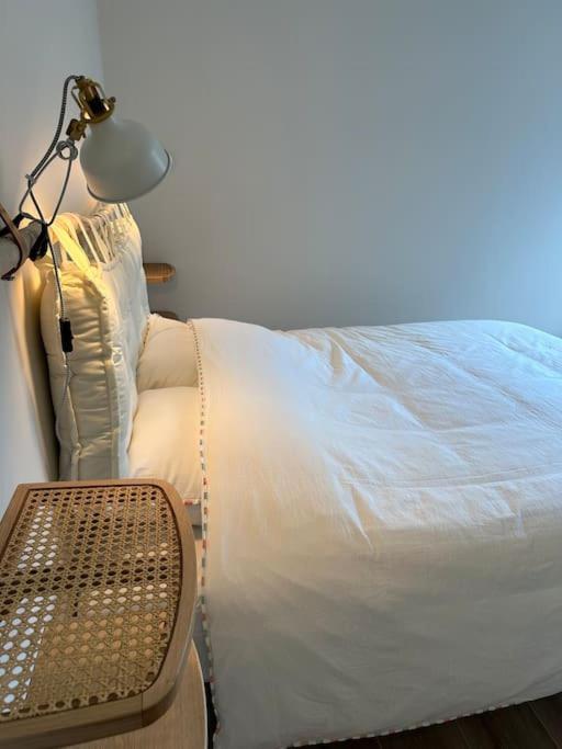 Lumineux Et Chaleureux Avec Piscine Estivale