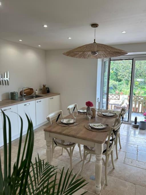 Lumineux Et Chaleureux Avec Piscine Estivale Ferienhaus *